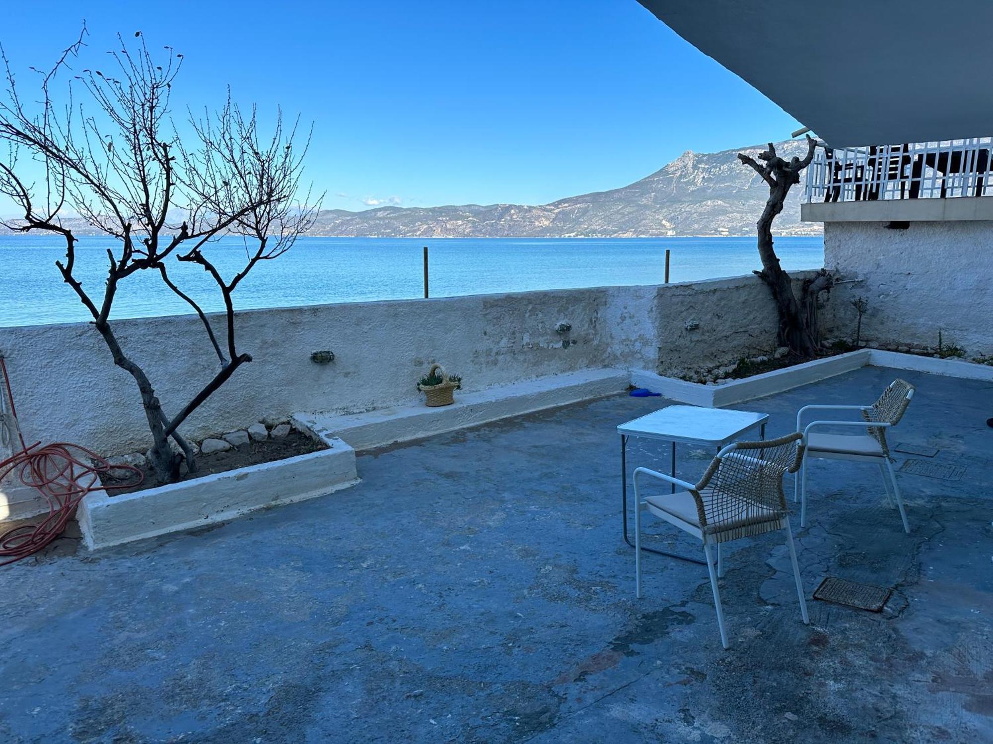 Dolphins Apartment Corinth Exterior photo
