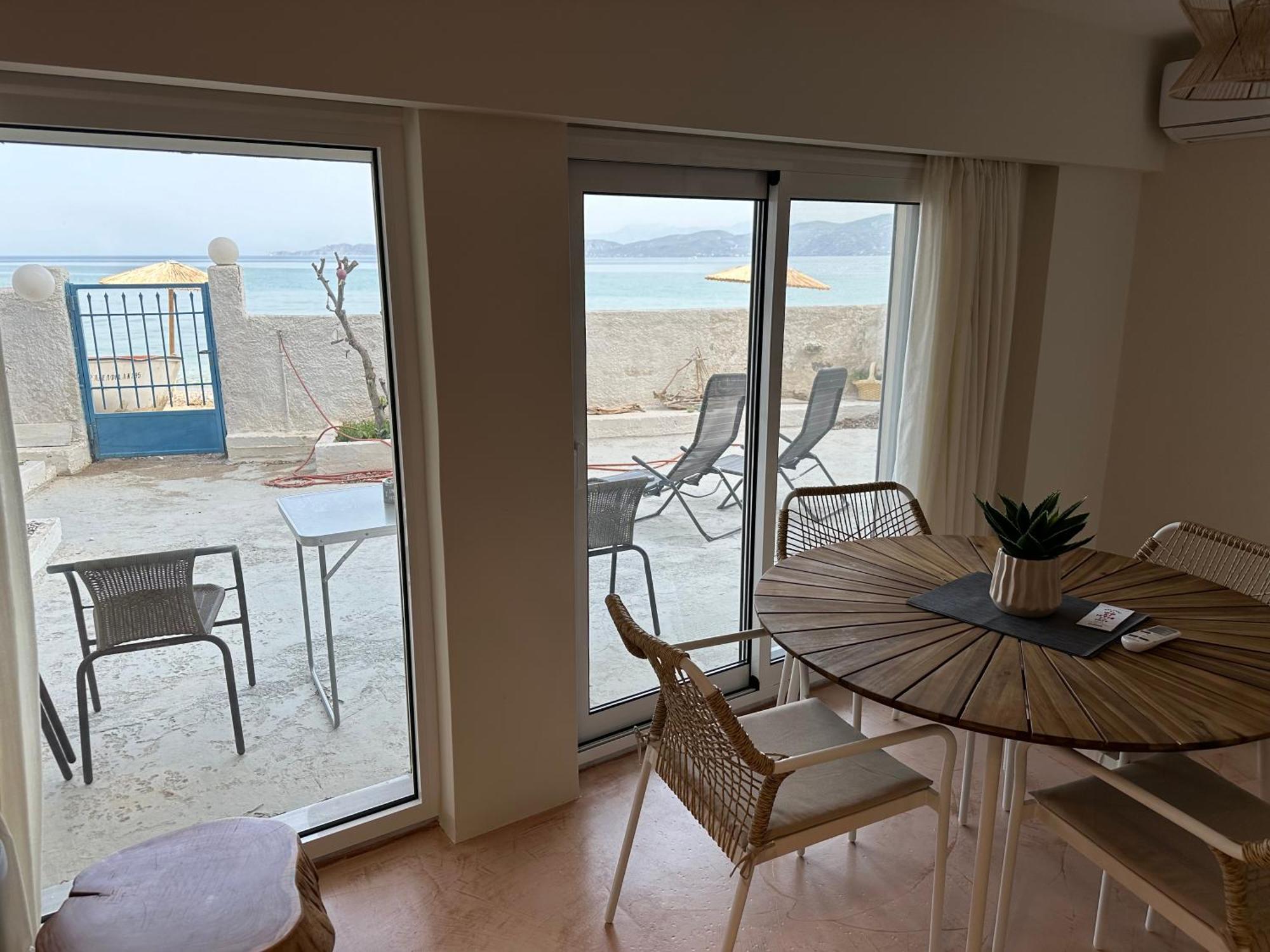 Dolphins Apartment Corinth Exterior photo